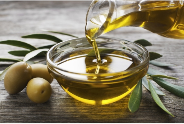 L’olio extravergine di oliva: il nostro migliore amico
